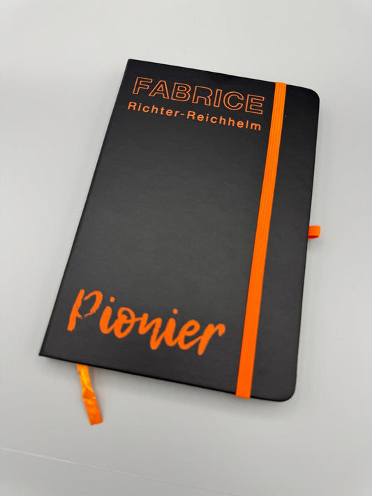 Pionier Notizbuch A5 – Offizielles Fabrice Richter-Reichhelm Merchandise